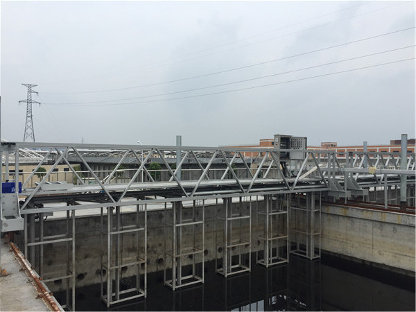 桁車式刮泥機 桁車式刮泥機